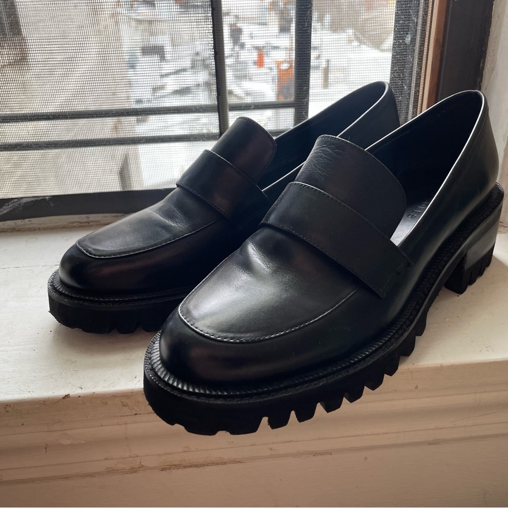 AEROSOLES Black Loafers